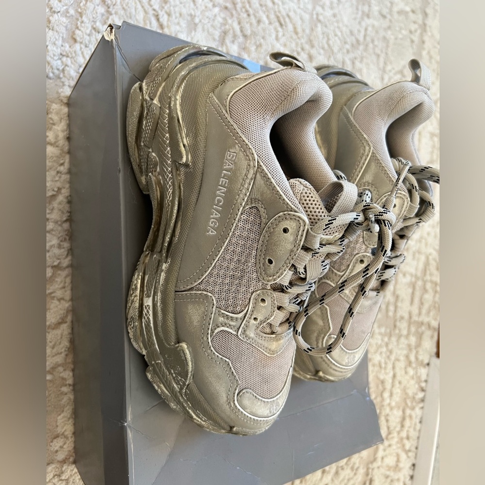 Balenciaga Triple s women sneakers - Picture 5 of 6